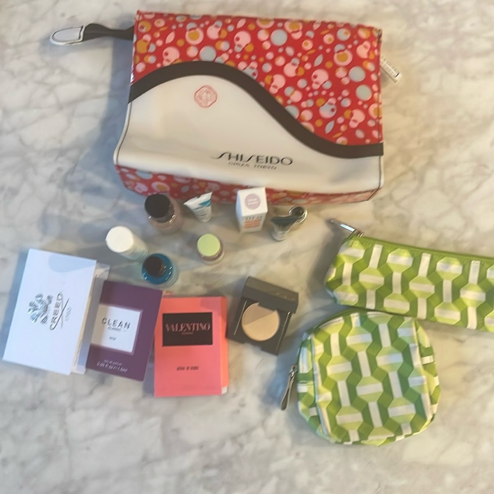 Glow up ! Chinese new year 🧧 glow up makeup kit ! 3 makeup bags 11 beauty glows